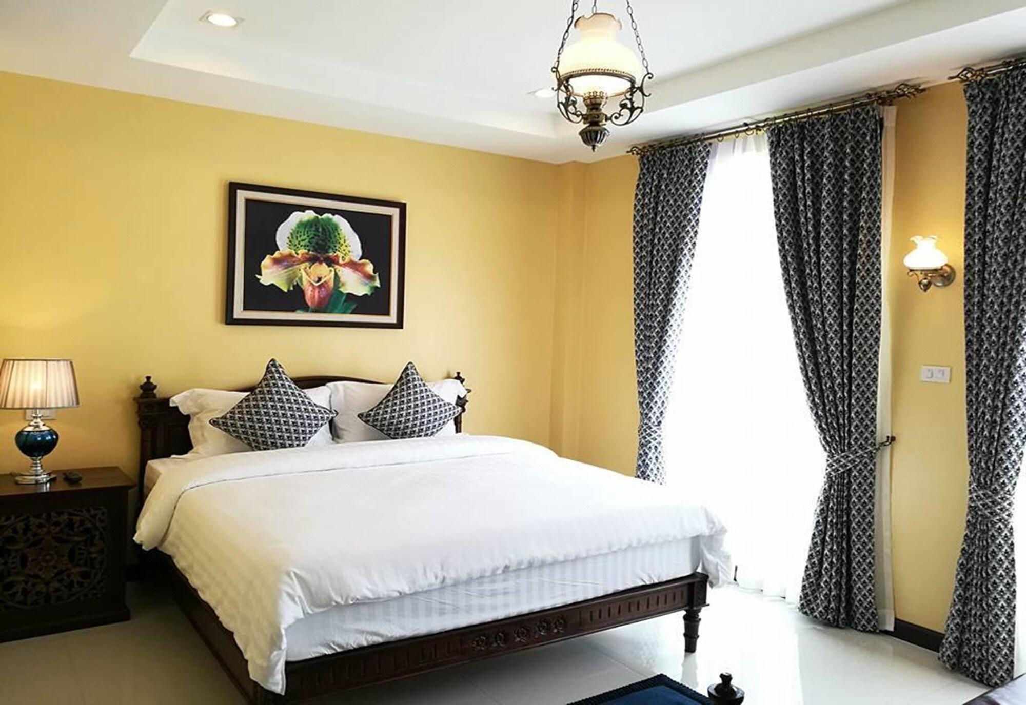 The Velvet Orchid Hotel Chiang Mai Bagian luar foto